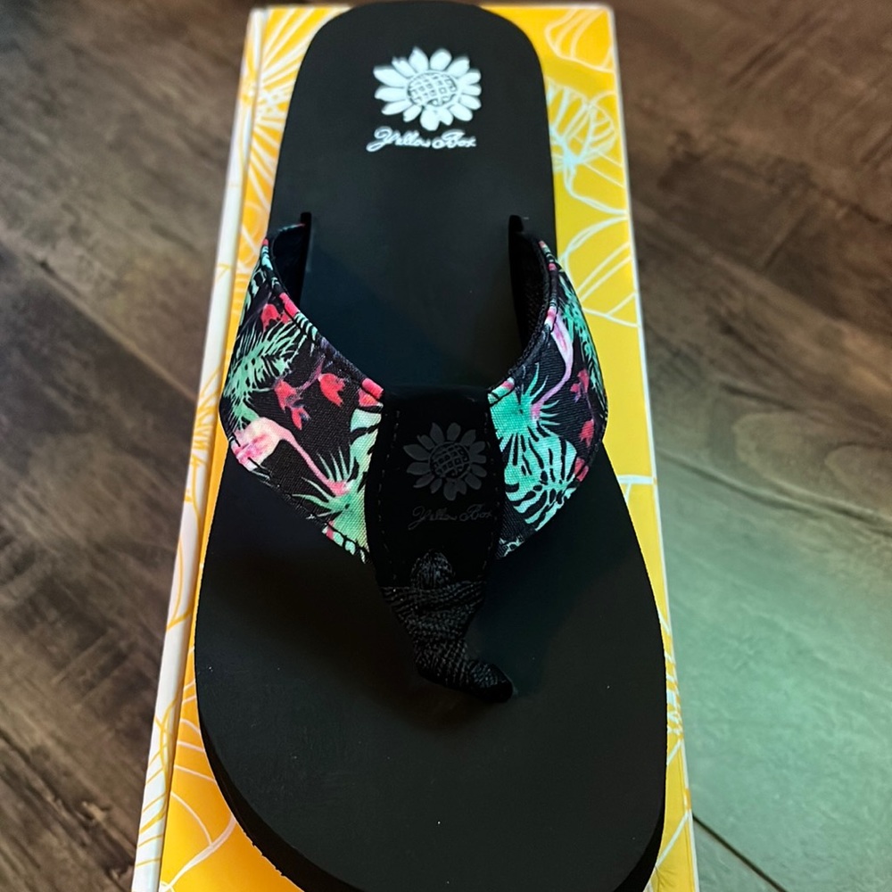 Yellow box Black Flamengo Sandal